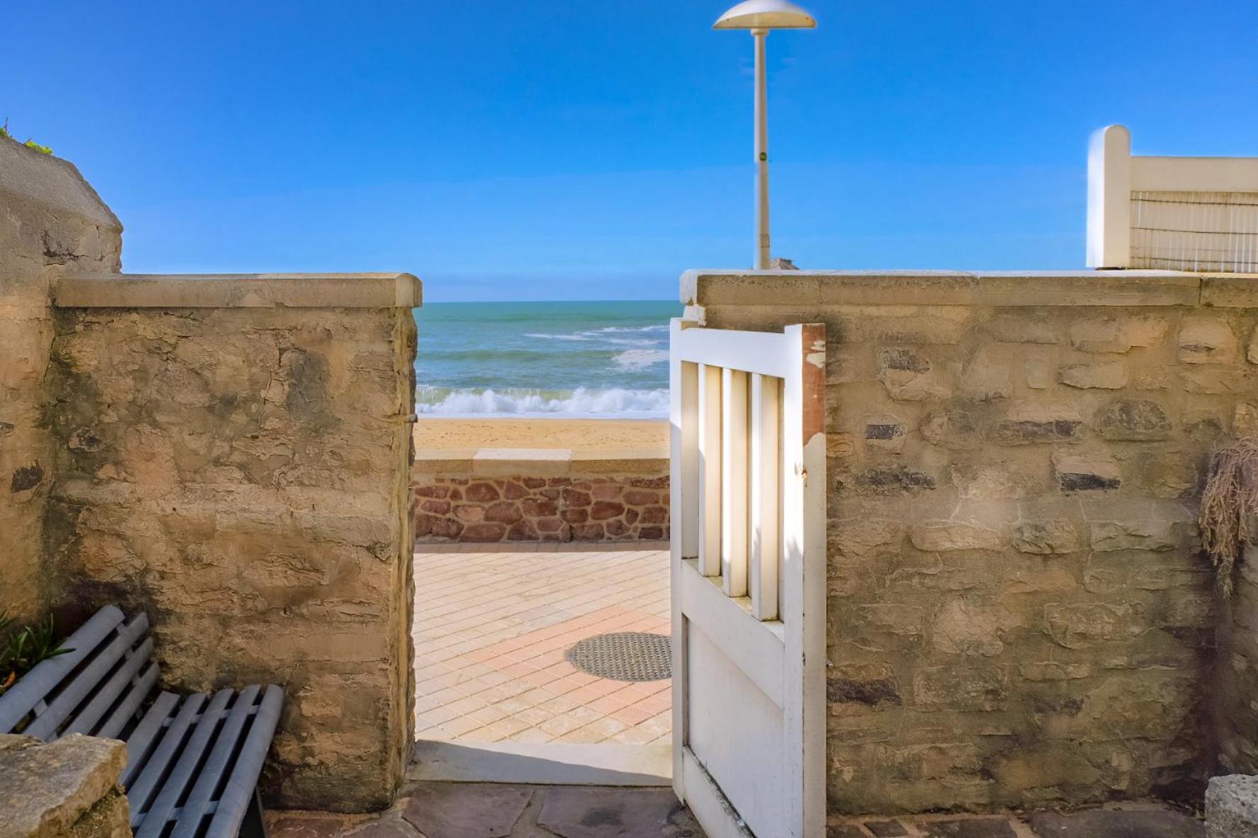 Magnifique Appartement Avec Terrasse, Parking Et Vue Sur L'Ocean Pour 5 Biarritz Exterior photo